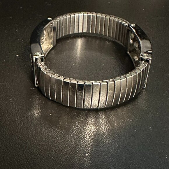 Juicy Couture Stretch Bracelet - Sleek and Stylish - Picture 6 of 7